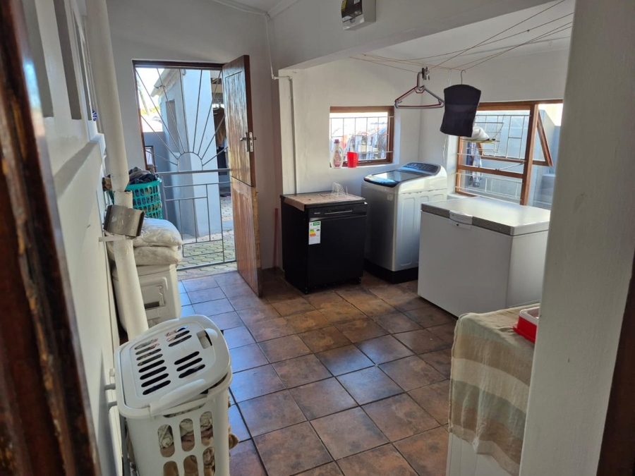 4 Bedroom Property for Sale in Mossel Bay Central Western Cape